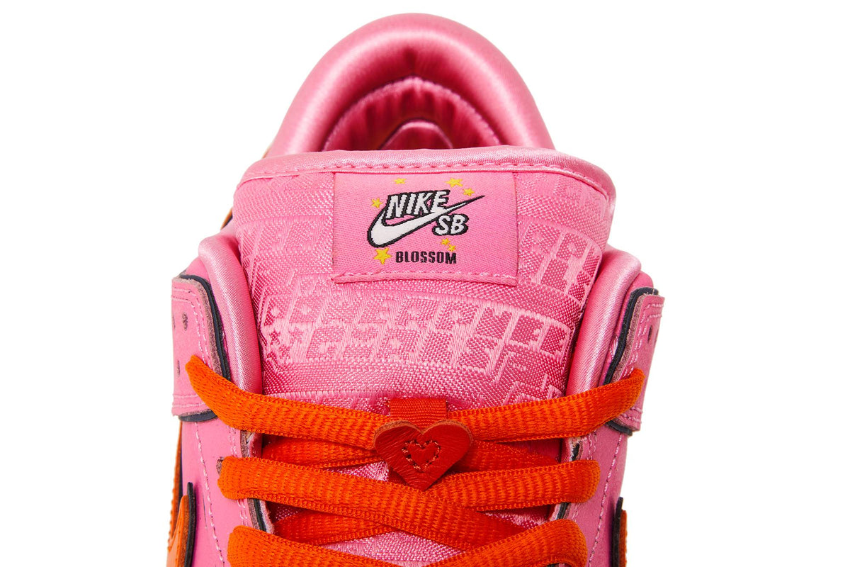 NIKE SB DUNK LOW X THE POWERPUFF GIRLS ‘BLOSSOM’